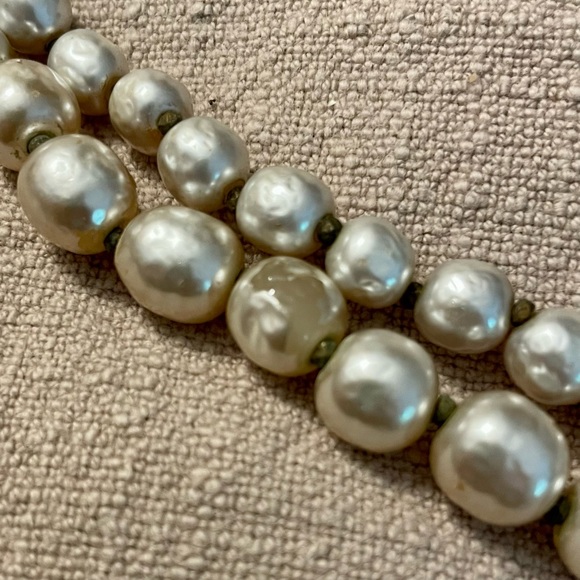 Miriam Haskell Baroque Glass Pearl Necklace - Picture 5 of 6